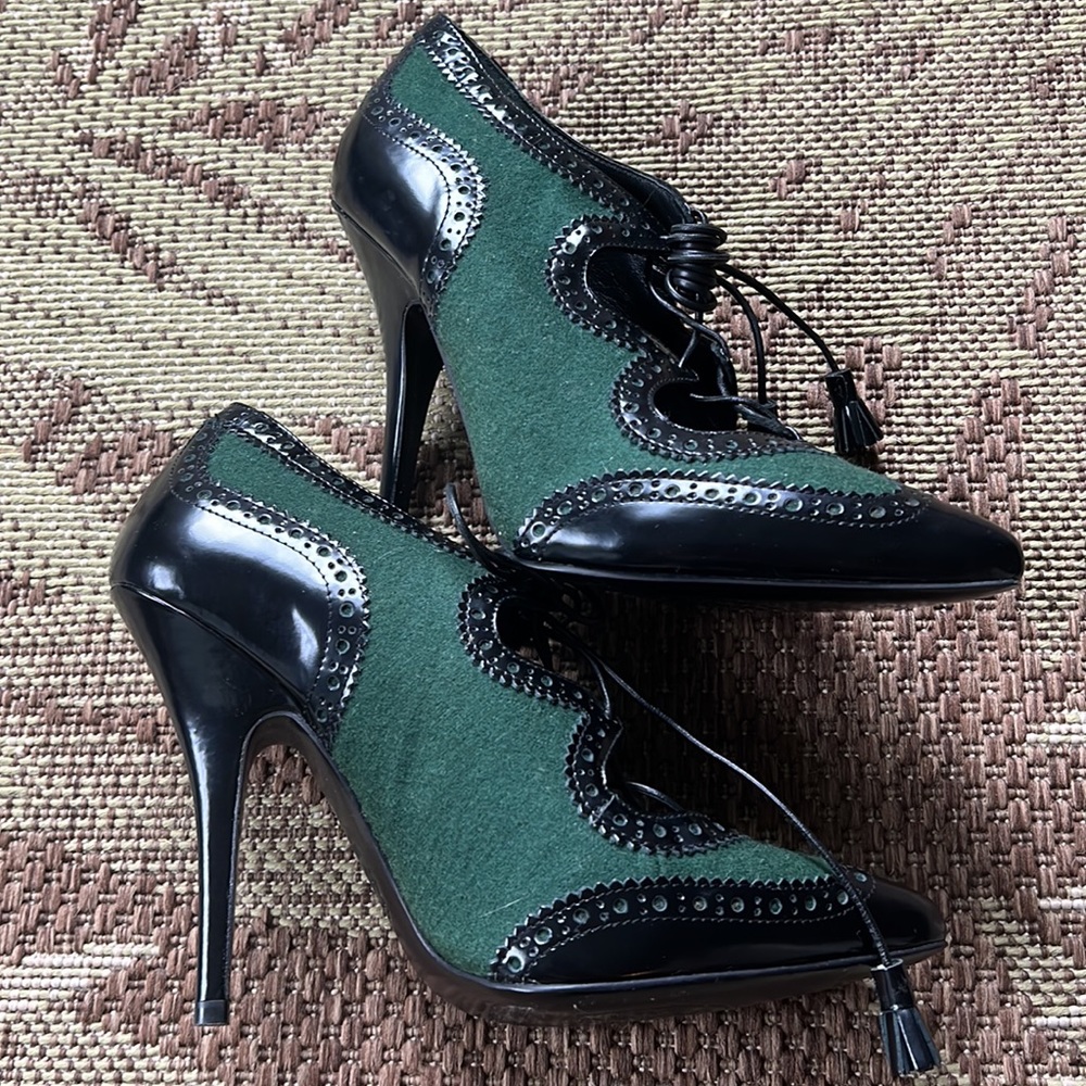 Tory Burch lace up Oxford pumps